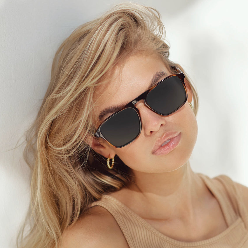 Whiskey Brown Tortoise / Grey Lens || Tortoise Single Bridge Aviator Sunglasses with Grey Prescription Lenses