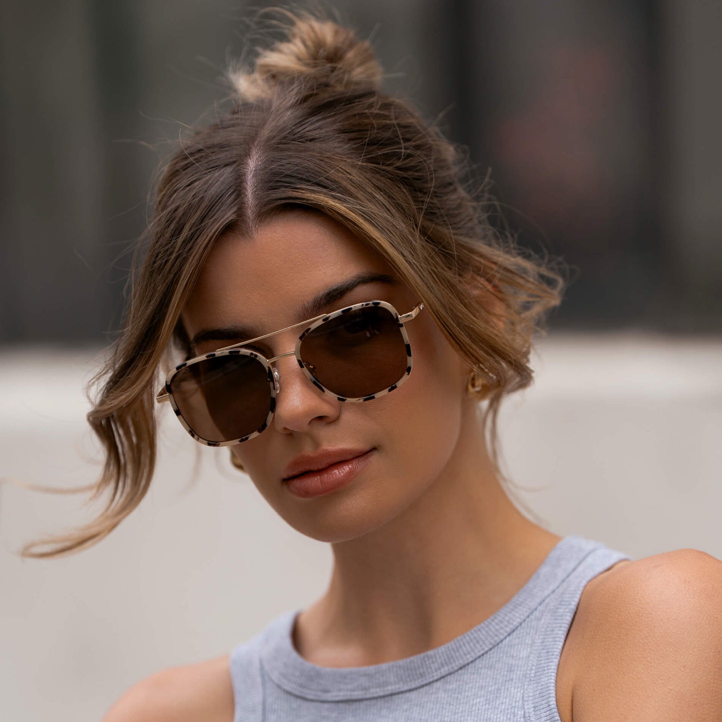 Beige Tortoise / Brown Lens || Brown Tortoise Aviator Frame Sunglasses with Brown Polarized Lenses