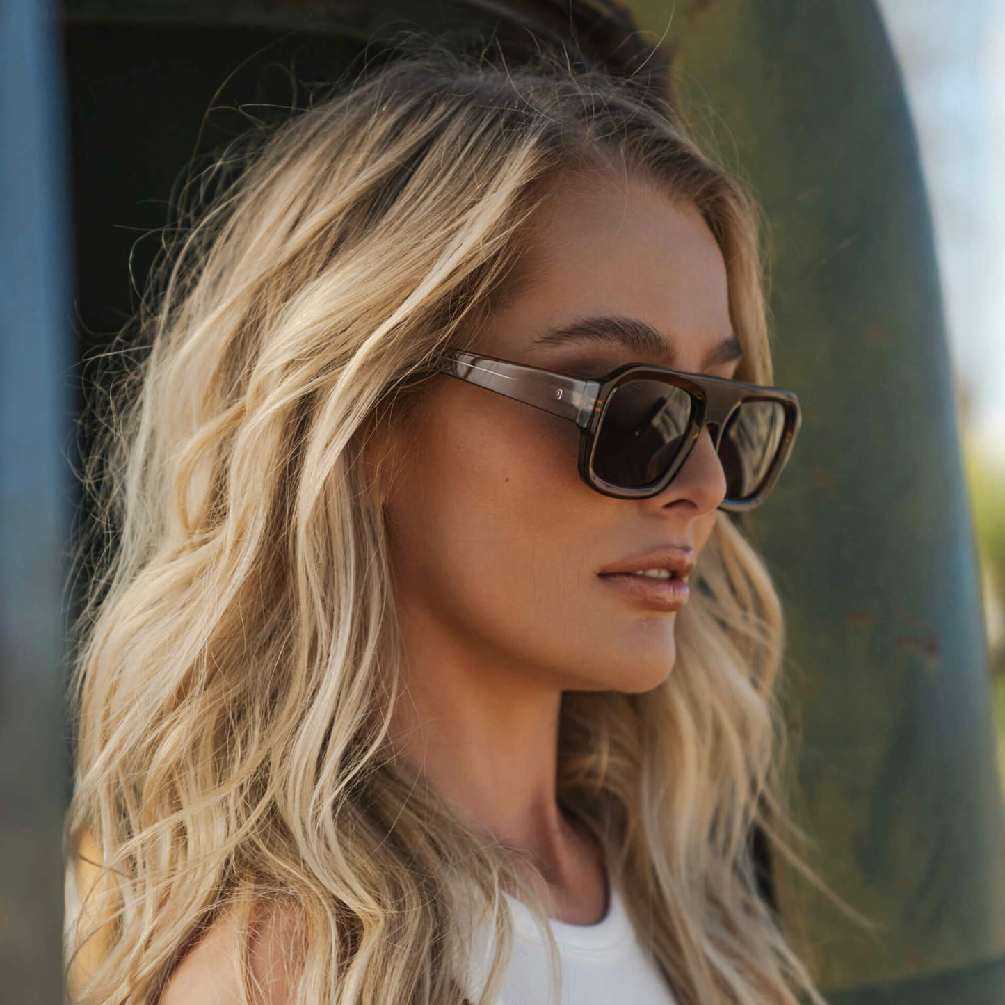 Caramel Brown / Brown Lens || Women's Chunky Rectangular Sunglasses with Caramel Brown Acetate Frame and Brown Polarized Lens