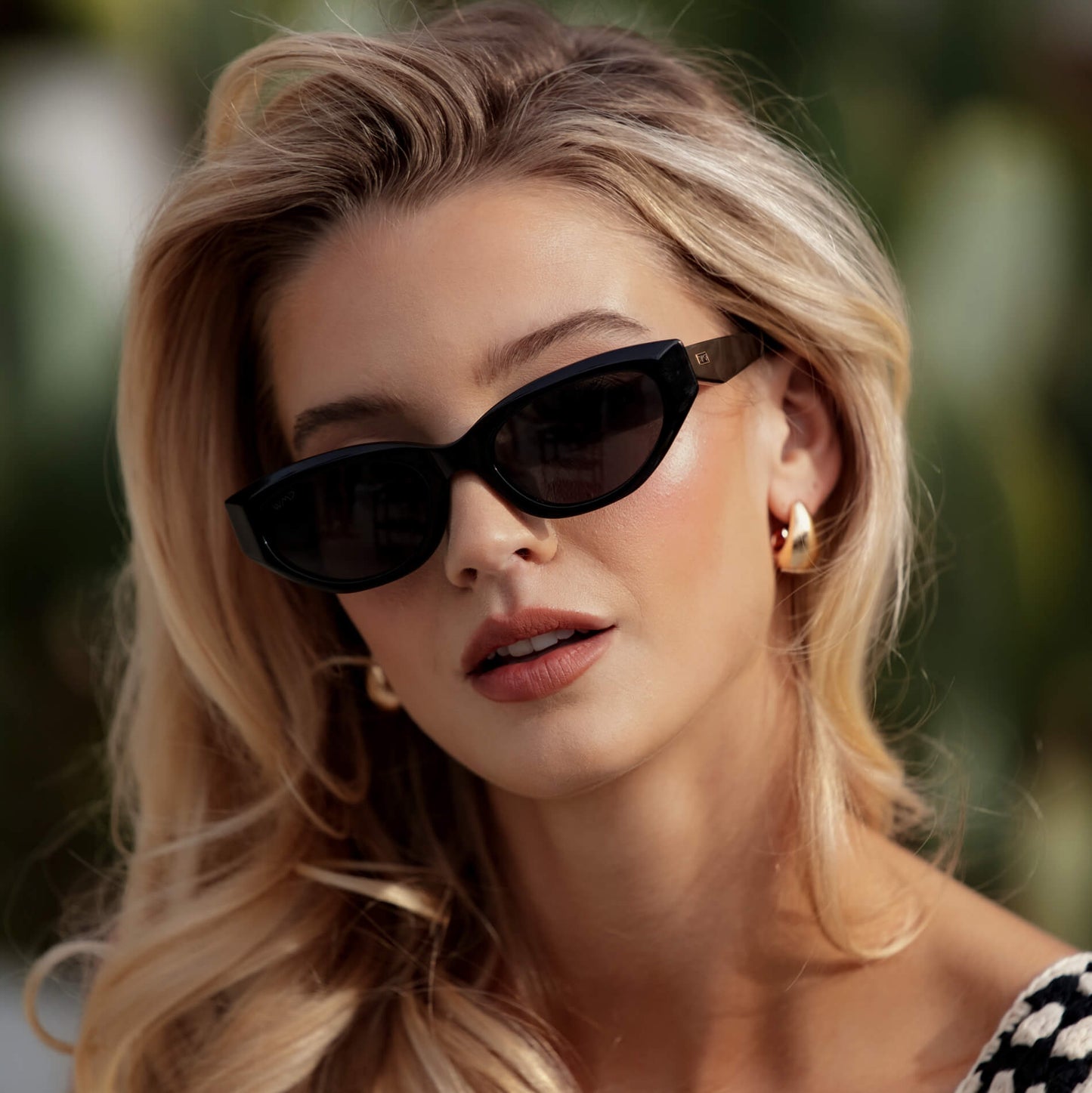 Black / Triple Black Lens || Women's Cat-Eye Polarized Sunglasses with Black Acetate frame and Black Lens