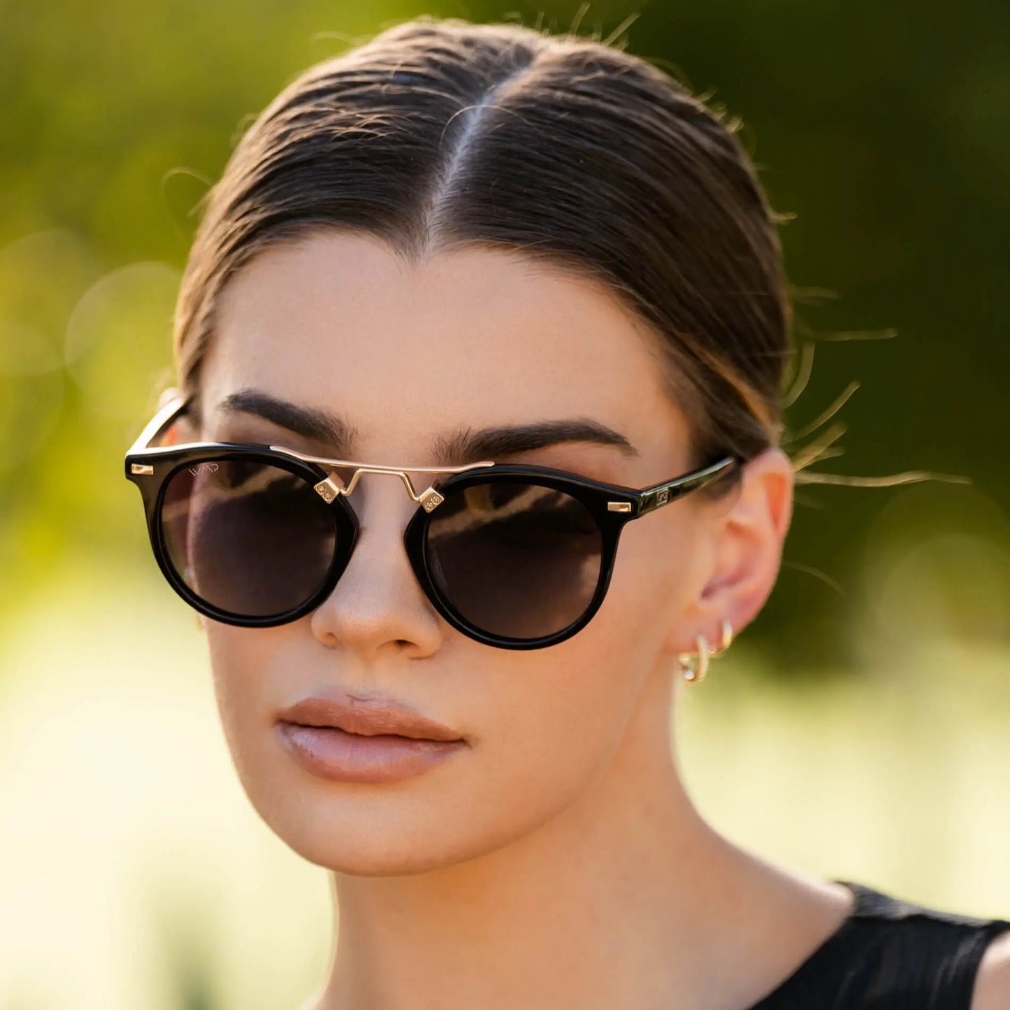 Black / Black Gradient Lens || Double Bridge Round Retro Polarized Sunglasses with Black Frame Black Gradient Lens and Gold Fashion Accents