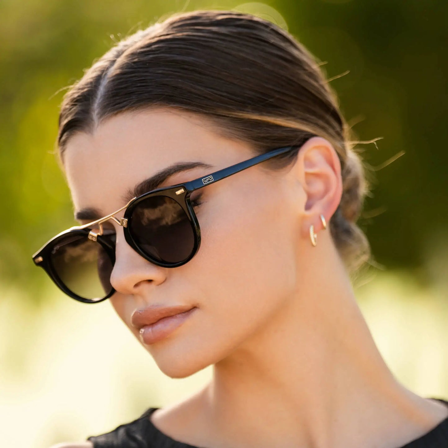 Black / Black Gradient Lens || Double Bridge Round Retro Polarized Sunglasses with Black Frame Black Gradient Lens and Gold Fashion Accents