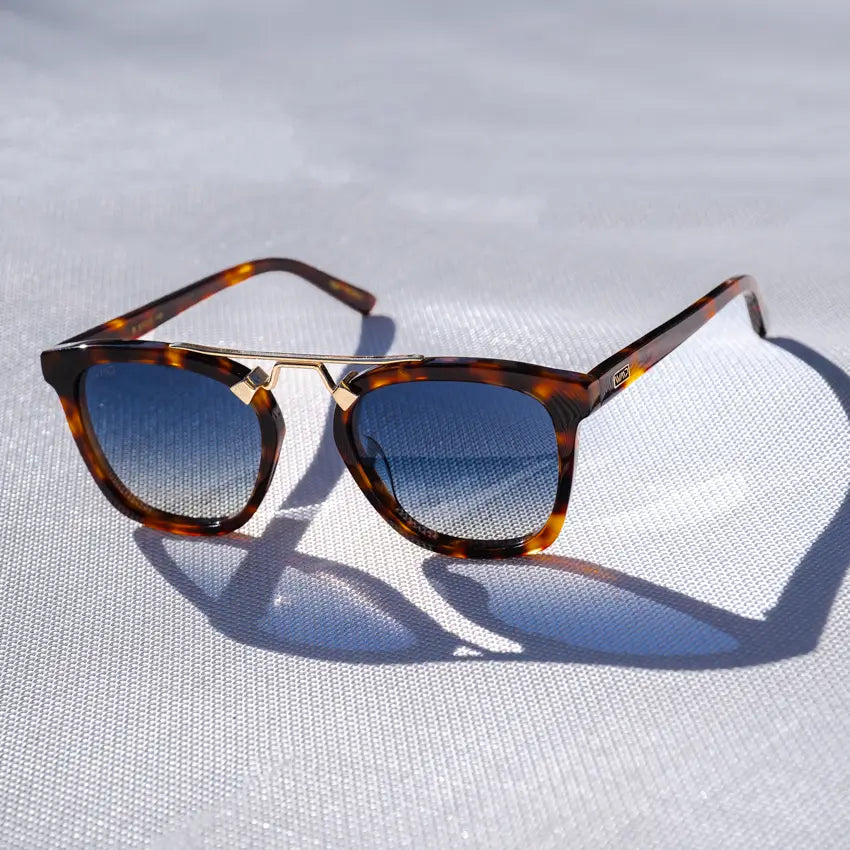 Whiskey Brown Tortoise / Blue Gradient Lens || Trendy Whiskey Brown Tortoise Frame with Polarized Blue Gradient Lenses