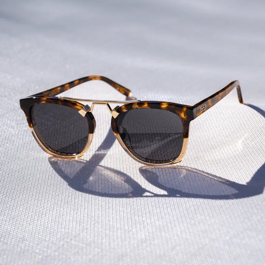 Crystal Brown Tortoise / Black Lens || Trendy Brown Tortoise Frame with Polarized Black Lenses
