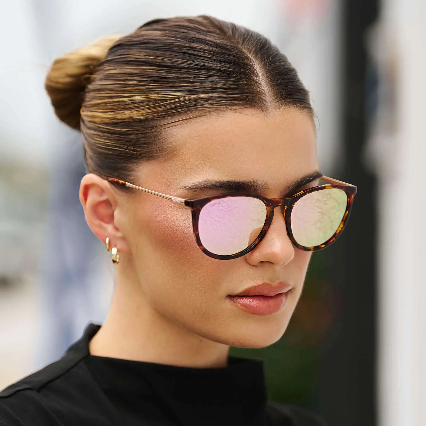 Brown Tortoise / Mirror Pink Lens || Classic Round Frame Sunglasses with Tortoise Frame and Mirror Pink Polarized Lenses