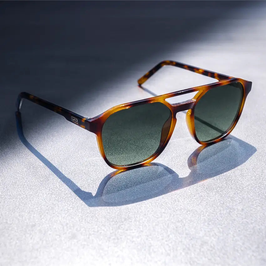 Whiskey Brown Tortoise / Smoke Green Gradient Lens || Modern Square Double Bridge Aviator Sunglasses with Green Polarized Lenses