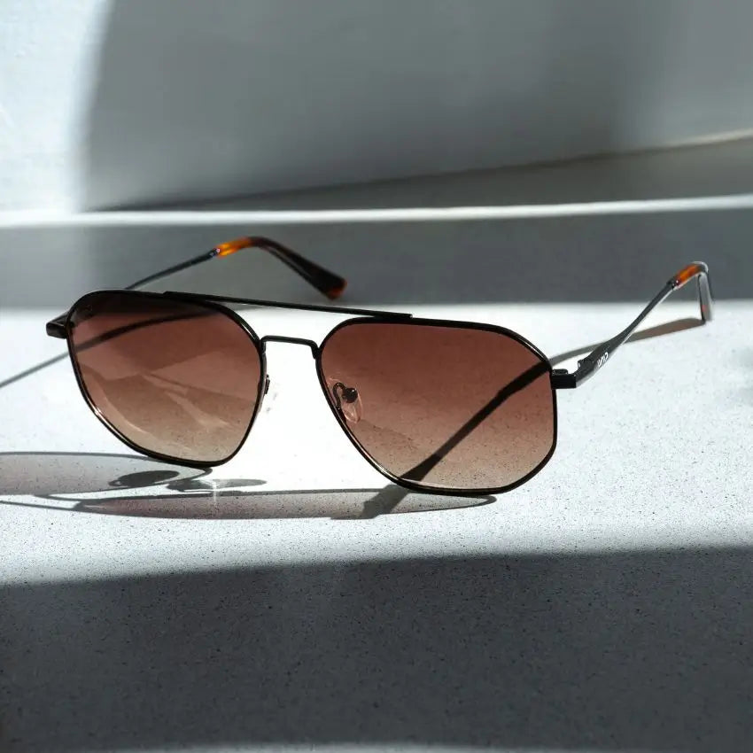 Black Carbon / Gradient Brown Lens || Men's Modern Double Bridge Aviator Sunglasses with Black Frame and Gradient Brown Polarized Lenses