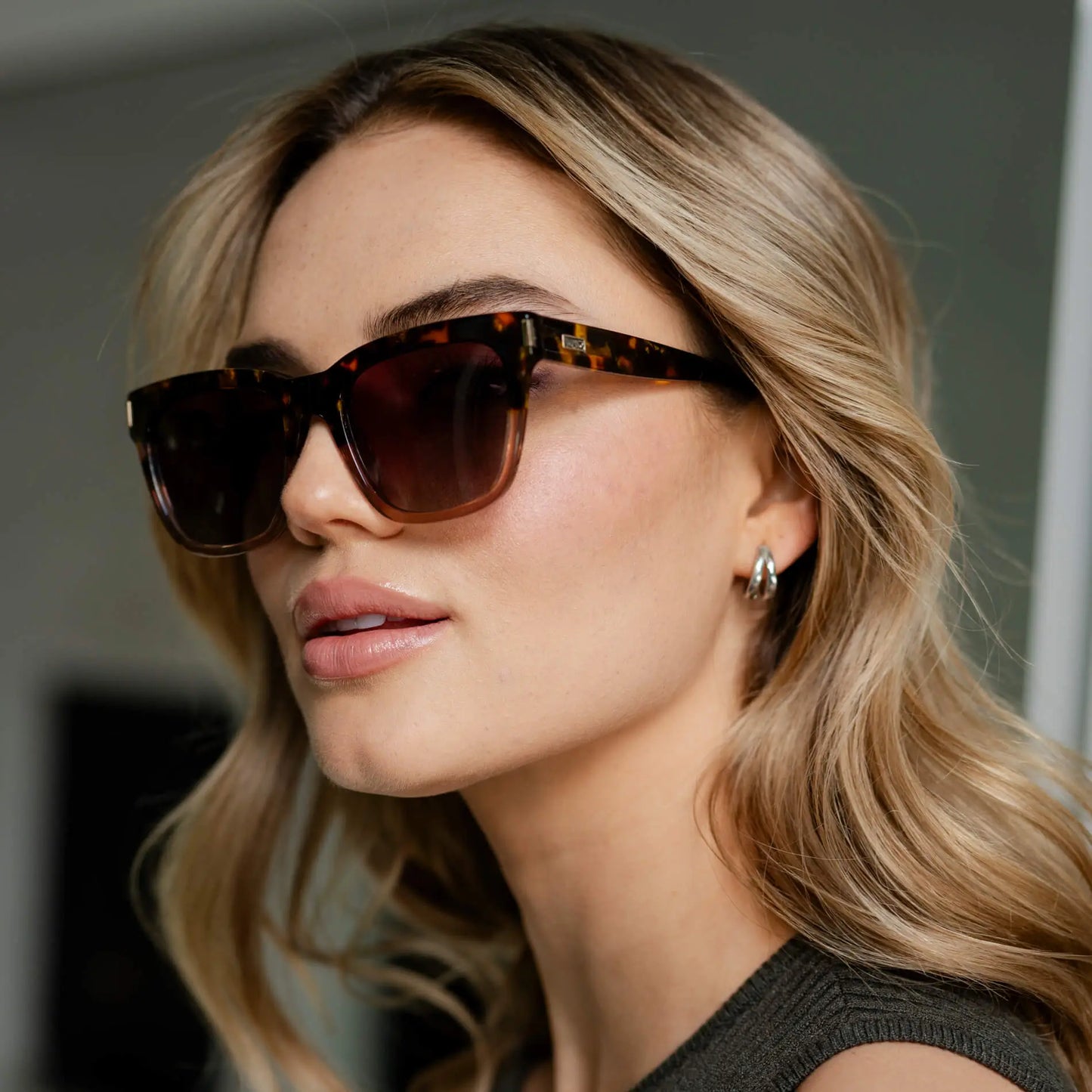 Crystal Brown Tortoise / Gradient Brown Lens || Women's Brown Cateye Frame Sunglasses with Brown Polarized Lenses