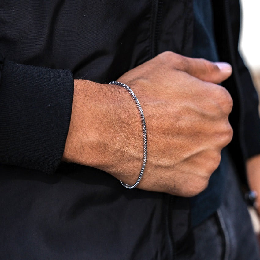 Silver || Men's Bracelet with Silver Stainless Steel Fox Tail Detail and Adjustable Clasp