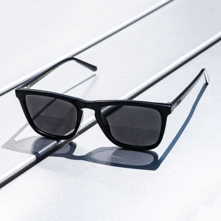 Black / Black Lens || Black Square Sunglasses with UV Protection
