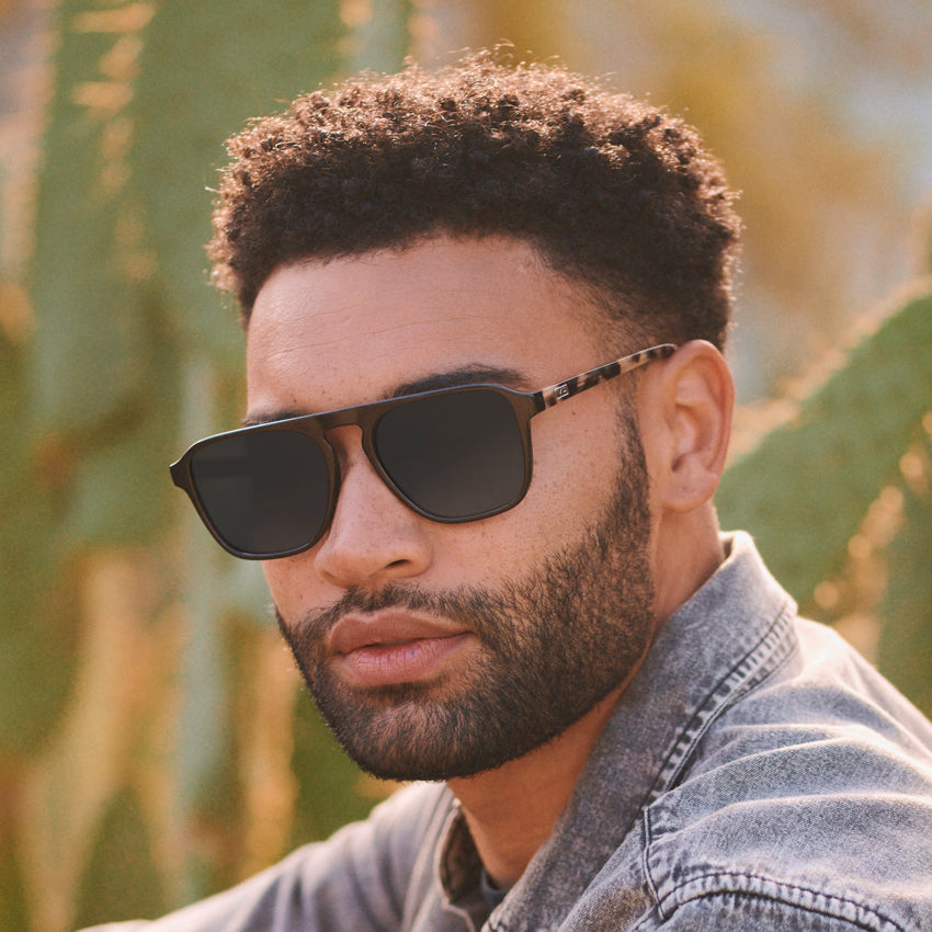 Black Beige Tort / Grey Lens || Black Single Bridge Aviator Sunglasses with Grey Prescription Lenses