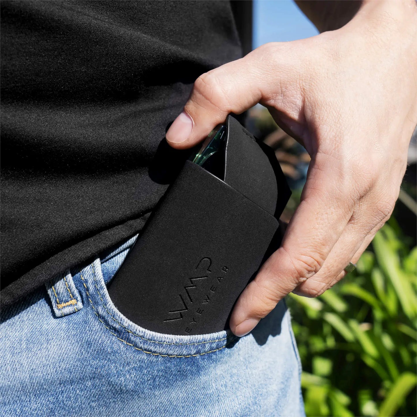 Black || Sleek Black Magnetic Eyewear Pocket Case