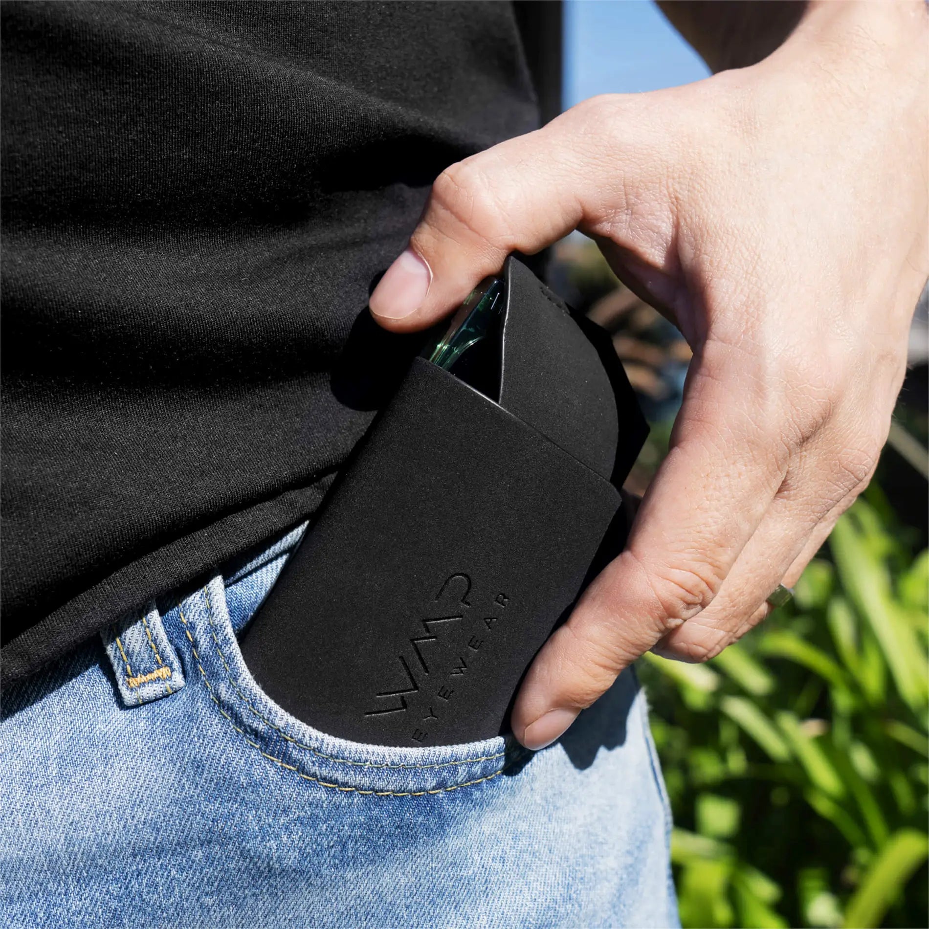 Black || Sleek Black Magnetic Eyewear Pocket Case