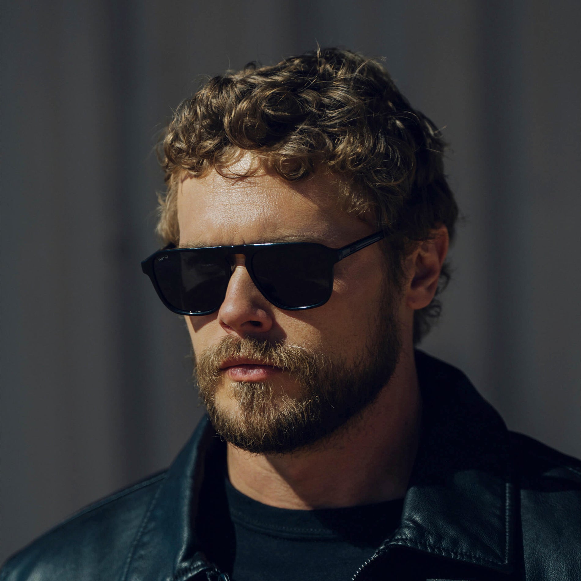 Black / Triple Black Lens || Black Single Bridge Aviator Sunglasses with Triple Black Polarized Lenses
