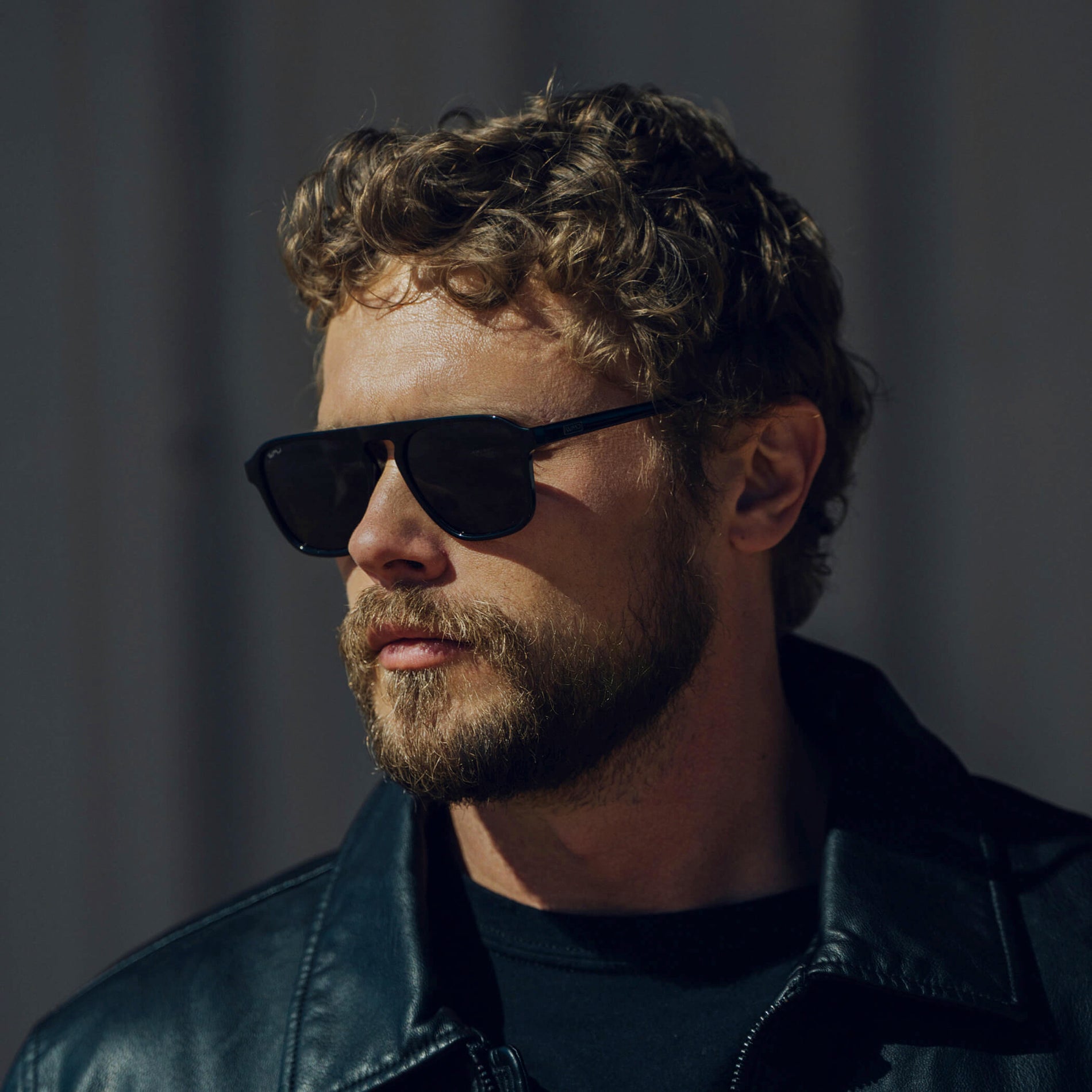 Black / Triple Black Lens || Black Single Bridge Aviator Sunglasses with Triple Black Polarized Lenses