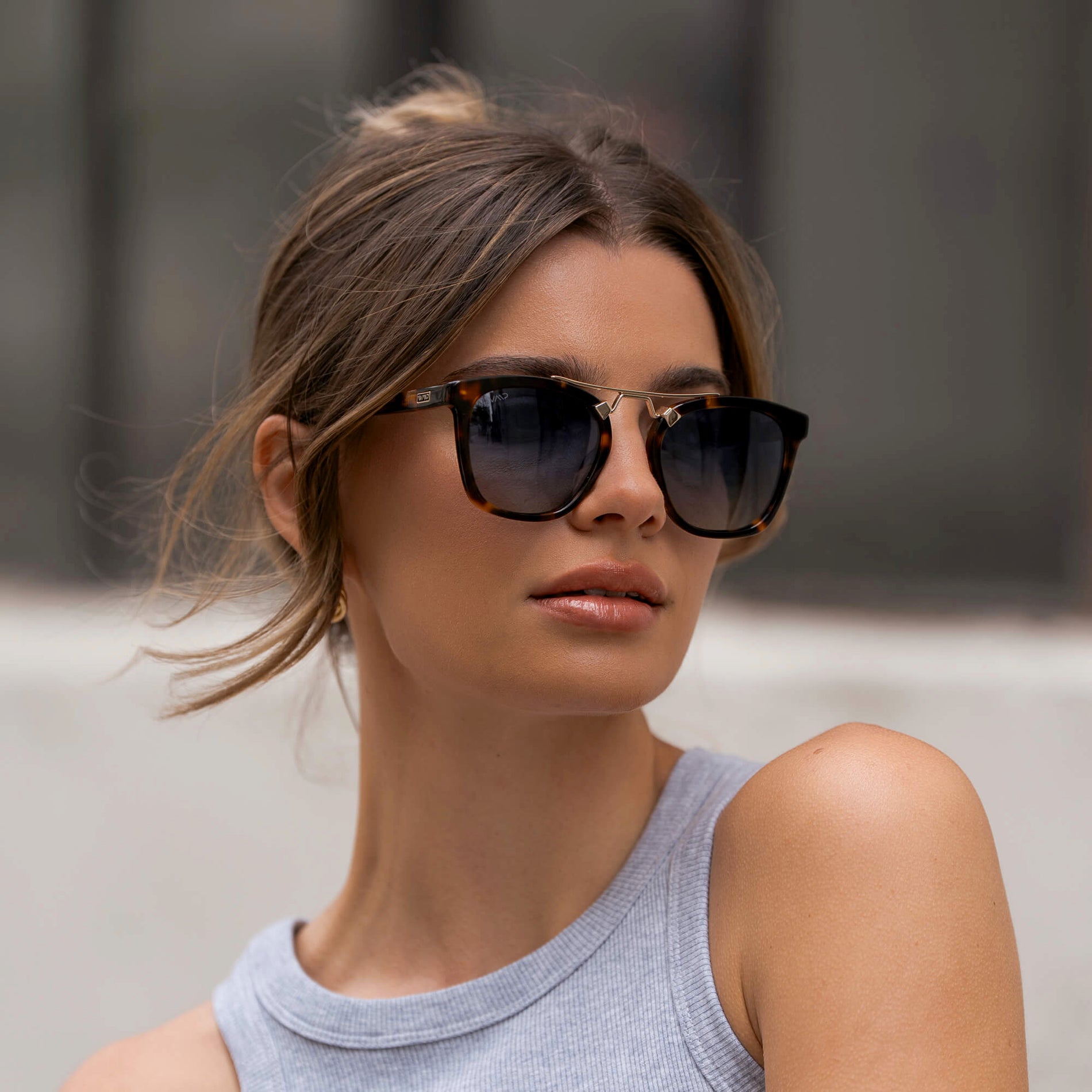 Whiskey Brown Tortoise / Blue Gradient Lens