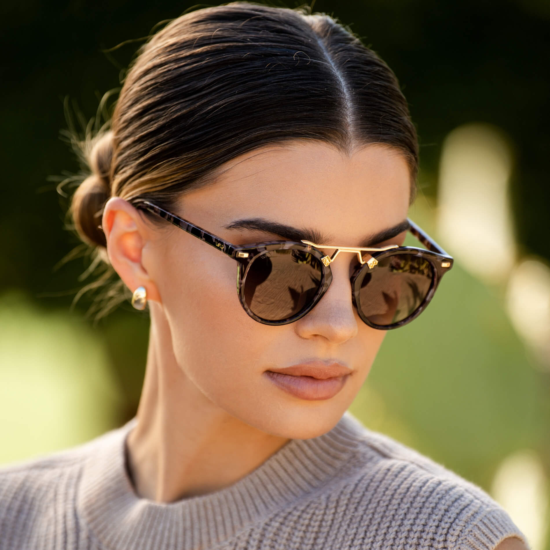 Beige Tortoise / Brown Lens || Double Bridge Round Retro Polarized Sunglasses with Beige Tortoise Frame, Gradient Brown Lens and Gold Fashion Accents