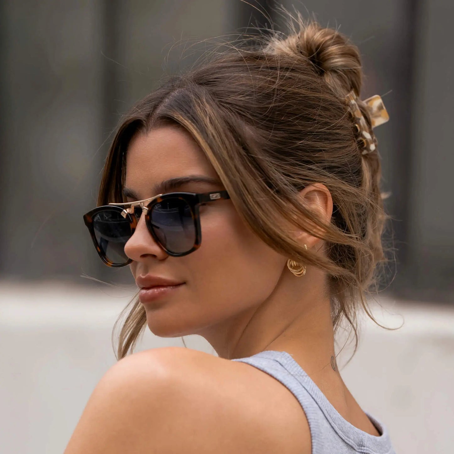 Whiskey Brown Tortoise / Blue Gradient Lens || Trendy Whiskey Brown Tortoise Frame with Polarized Blue Gradient Lenses