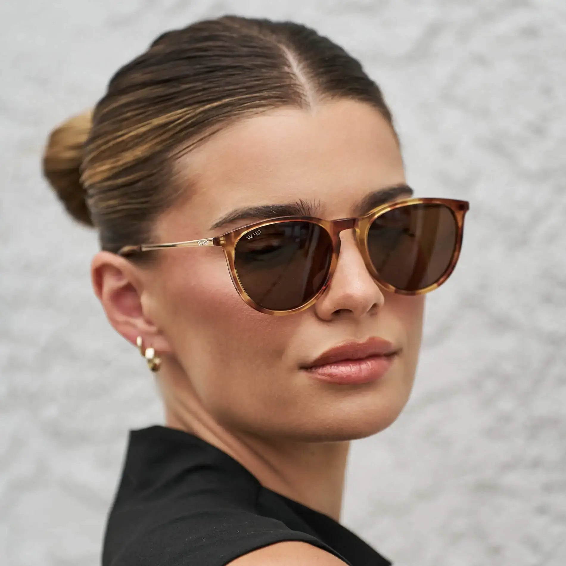 Maple Tortoise / Dark Brown Lens || Classic Round Frame Sunglasses with Maple Tortoise Frame and Dark Brown Polarized Lenses