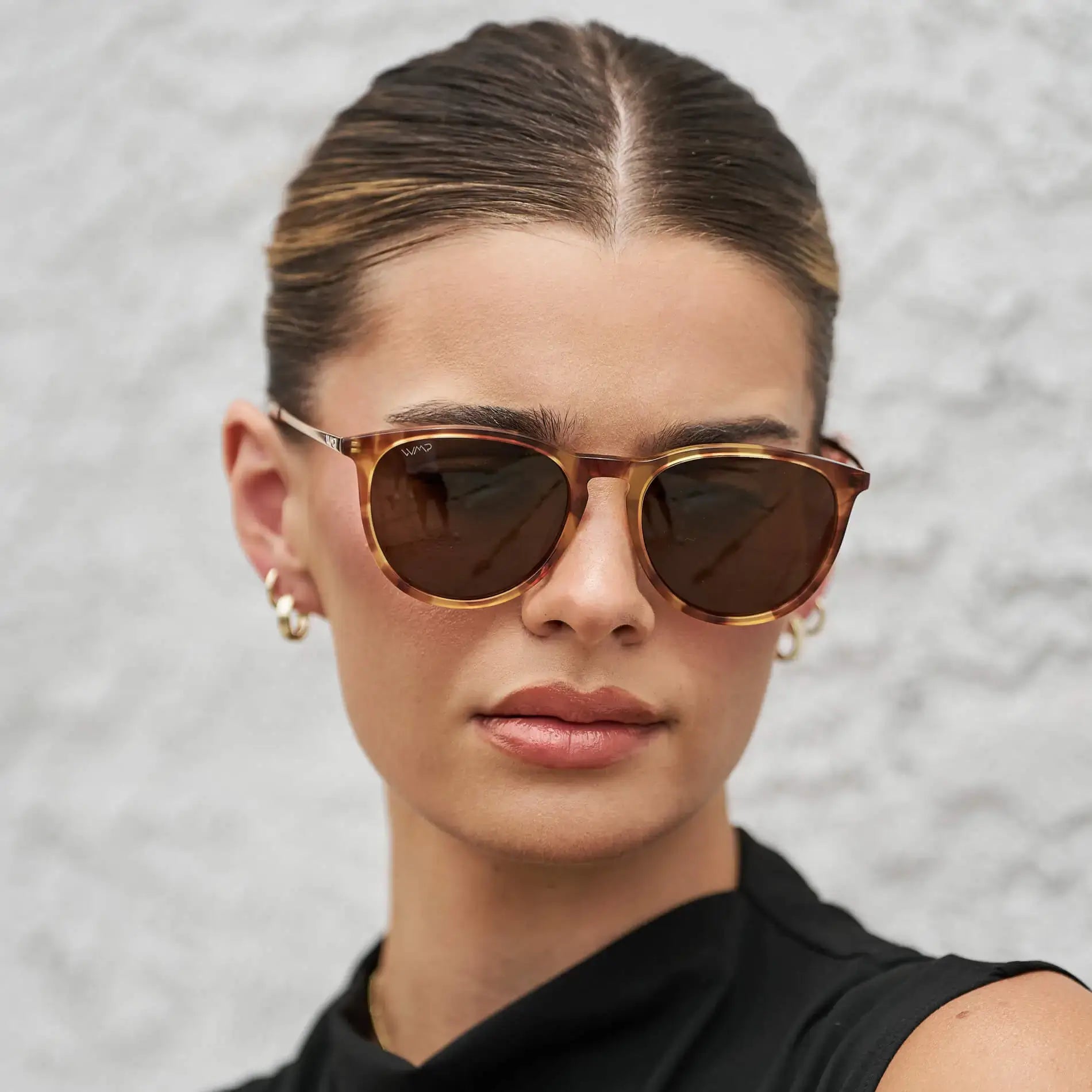 Maple Tortoise / Dark Brown Lens || Classic Round Frame Sunglasses with Maple Tortoise Frame and Dark Brown Polarized Lenses