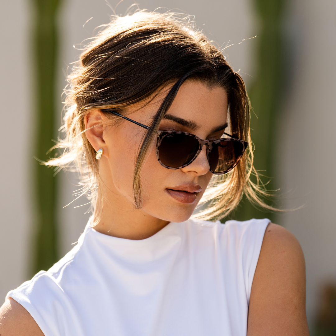 Blush Pink Tortoise / Brown Gradient Lens || Classic Round Frame Sunglasses with Pink Tortoise Frame and Brown Gradient Lenses