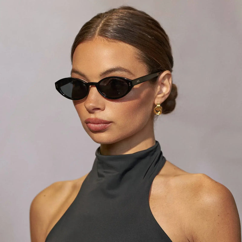 Esme - Black / Triple Black Lens