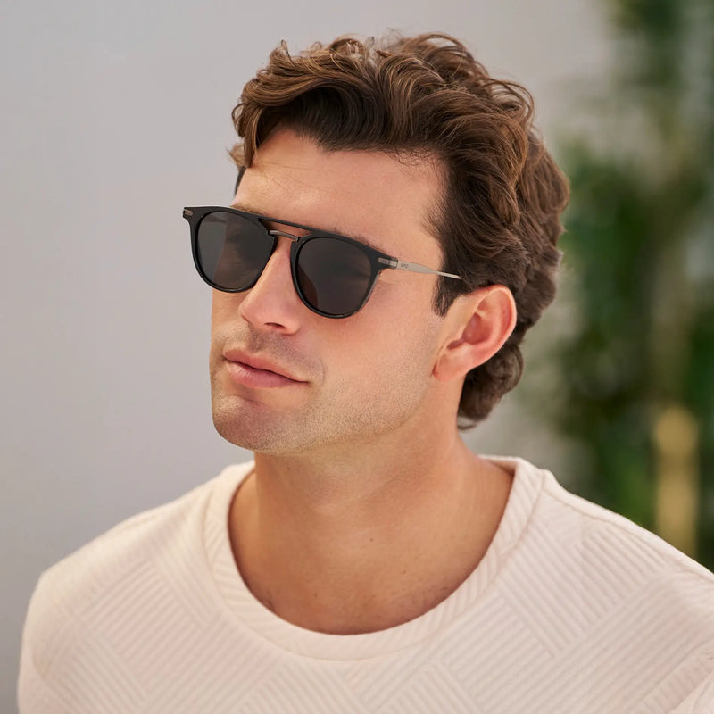 Hayes | Polarized - Black / Triple Black Lens