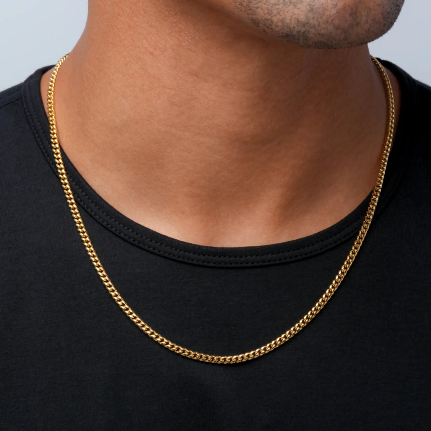 Gold / 20" || Man wearing Gold Simple Chain Necklace with a black shirt