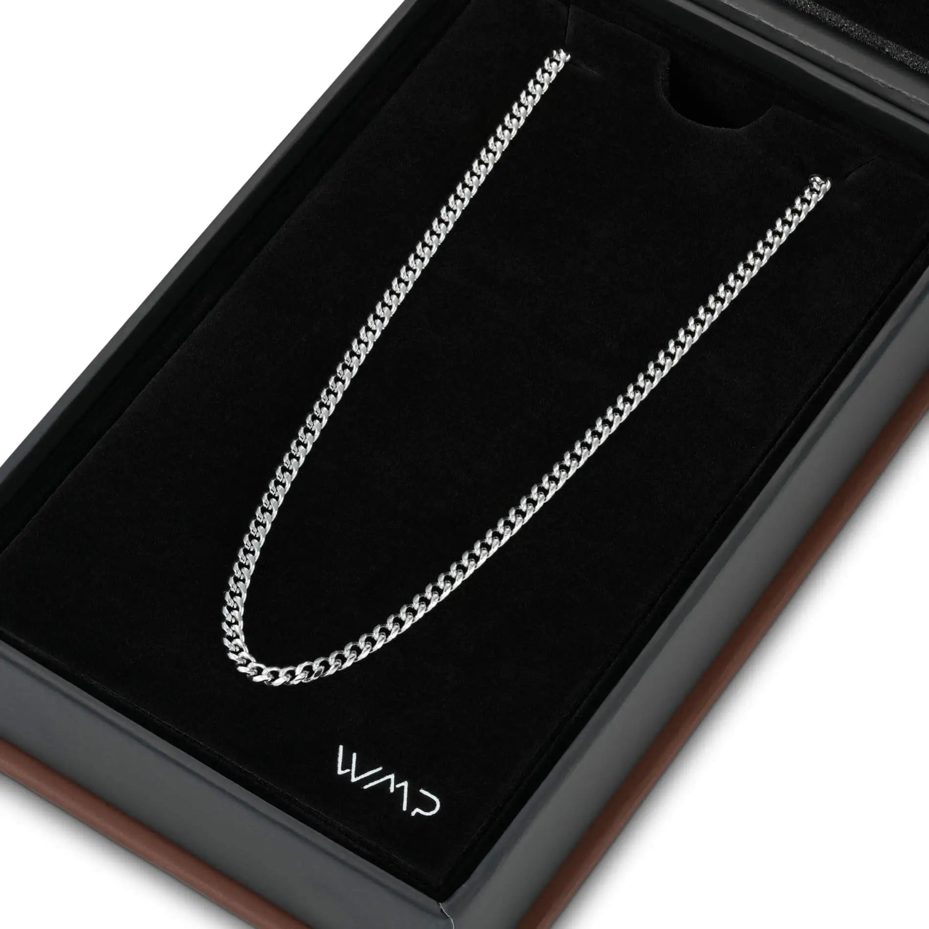 Silver / 22" || Silver Simple Chain Necklace in a jewelry box