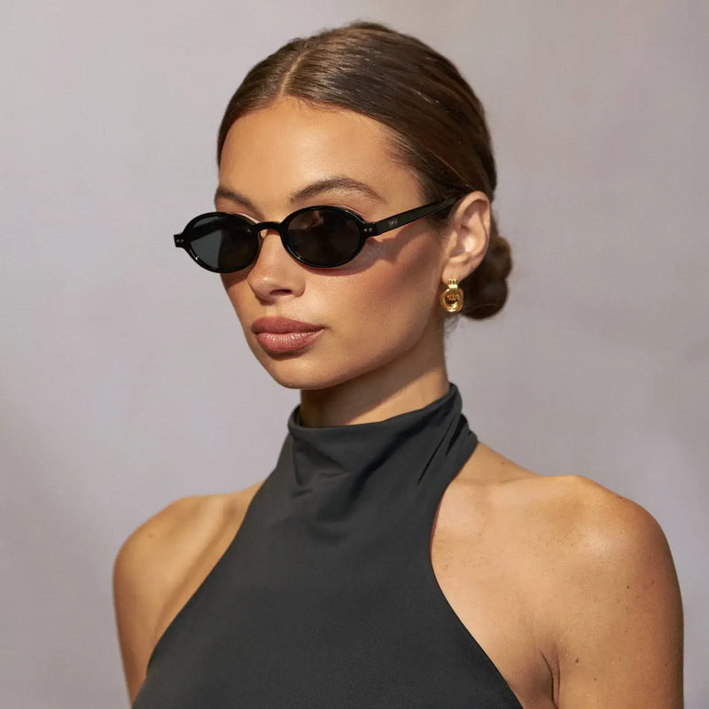 Noa - Black / Triple Black Lens