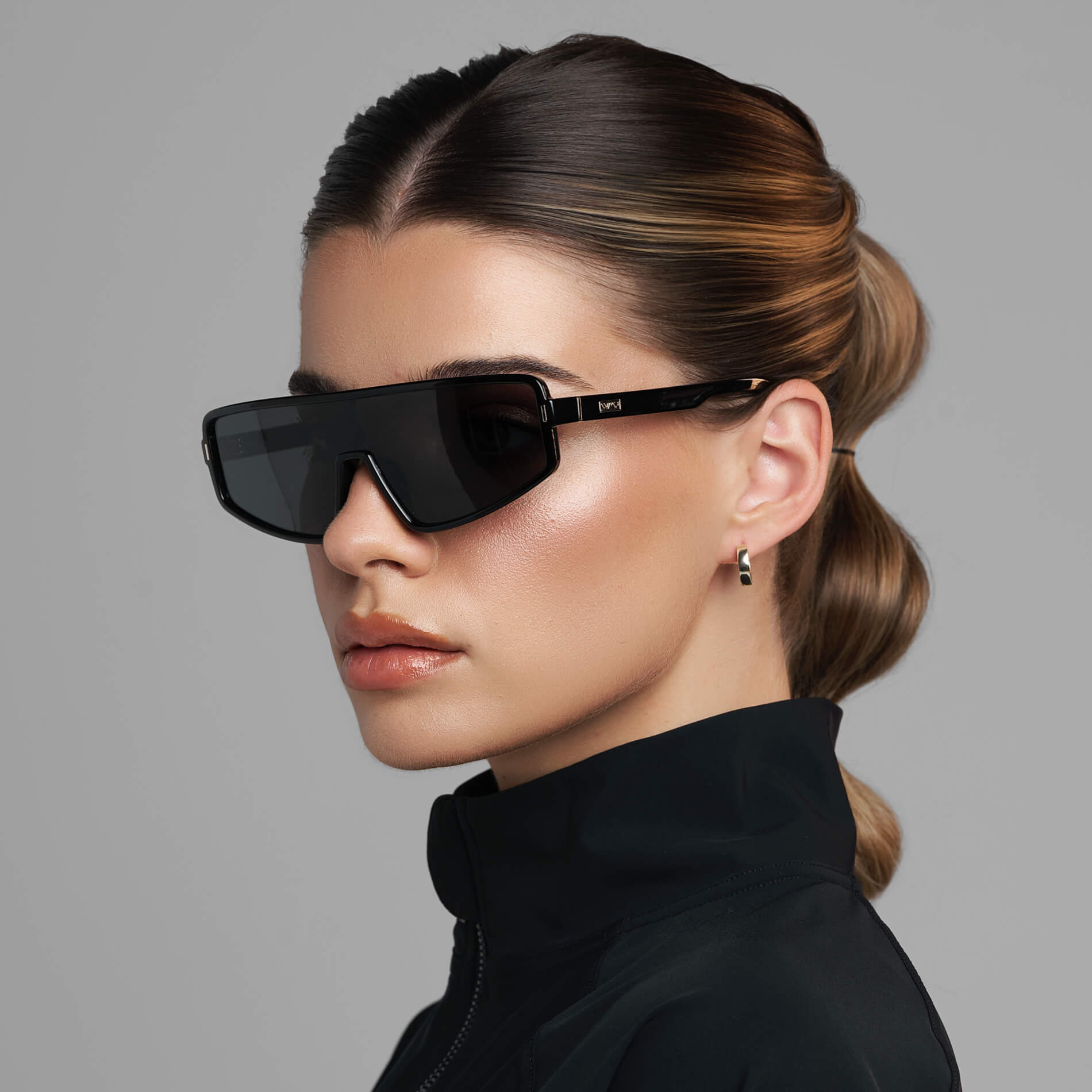 Black / Black Lens || Women's Flat-Top Aviator Shield Sunglasses with Black Acetate Frame and Black Polarized Anti-Reflective Lens