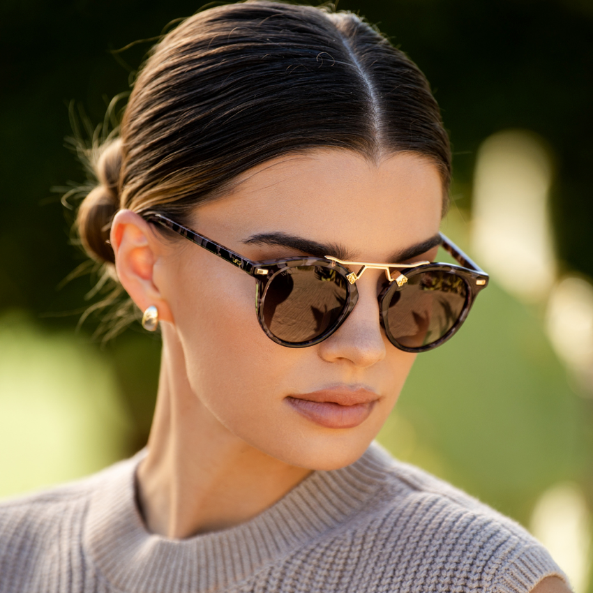 Beige Tortoise / Brown Lens || Double Bridge Round Retro Polarized Sunglasses with Beige Tortoise Frame Gradient Brown Lens and Gold Fashion Accents