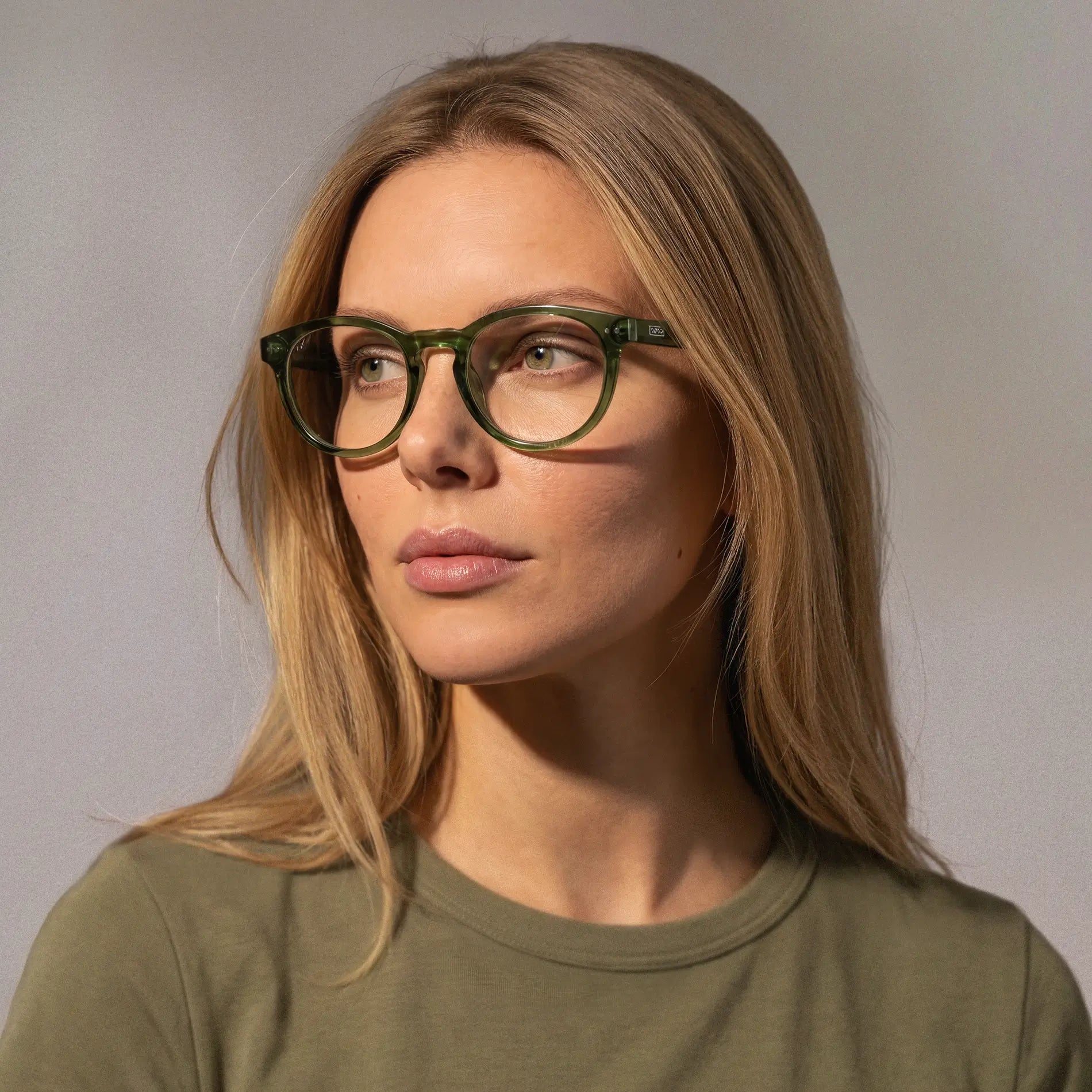 Emerald Green || Woman wearing Round Prescription Glasses with Green Frame and Clear Lenses