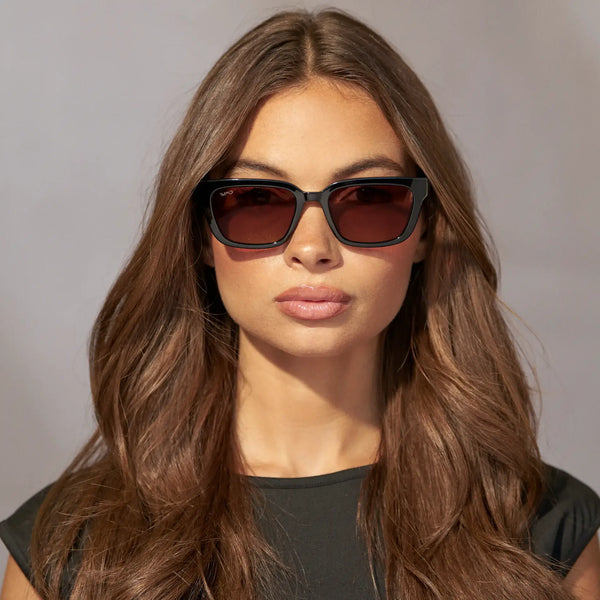 Vivian | Polarized - Black / Red Tinted Lens