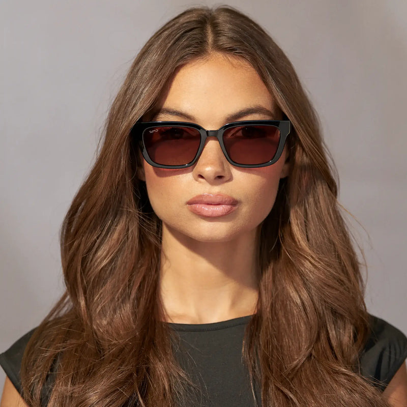 Vivian | Polarized - Black / Red Tinted Lens