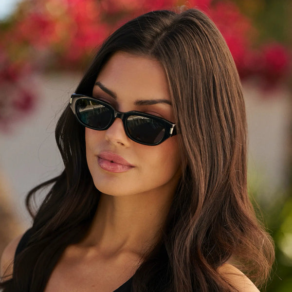 Vera | Polarized - Black / Triple Black Lens