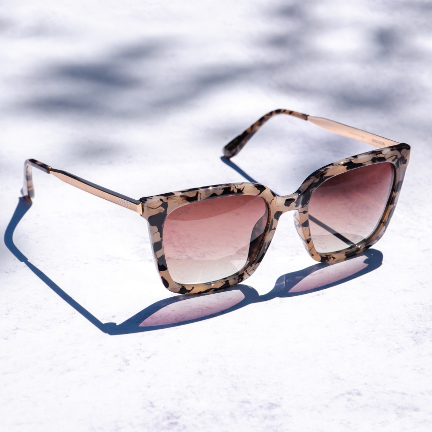 Beige Tortoise / Gradient Brown Lens || Lightweight Oversized Square Frame Sunglasses with Brown Lenses