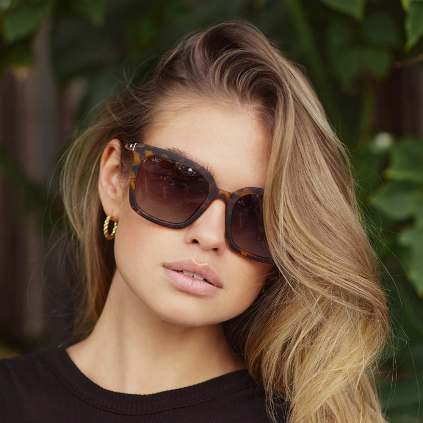 Soft Tortoise / Gradient Brown Lens || Tortoise Oversized Square Frame Sunglasses with Brown Polarized Lenses